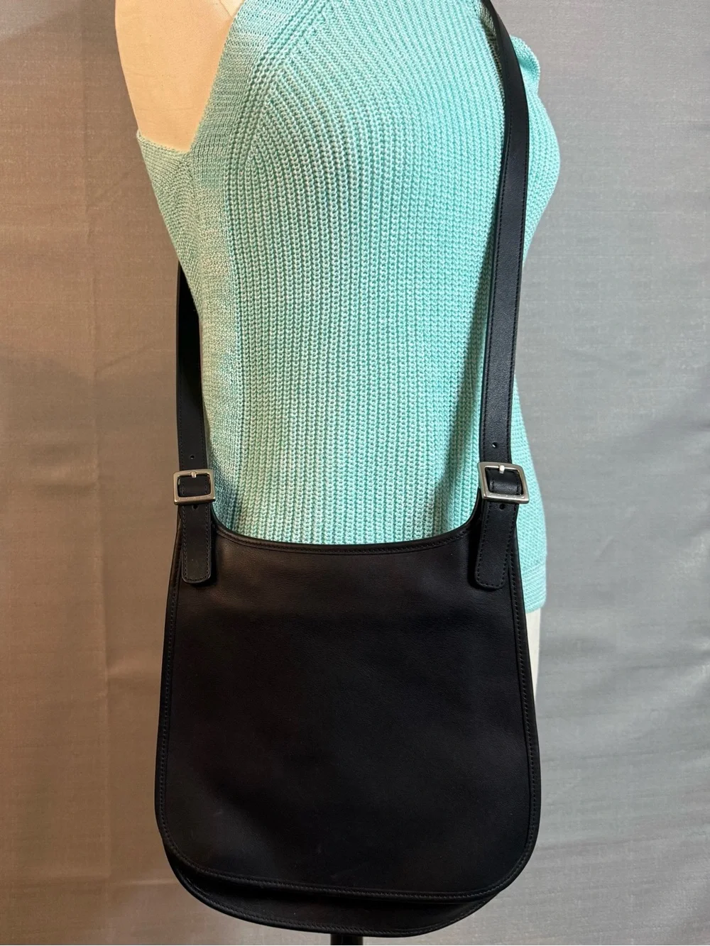Coach sleek crossbody
